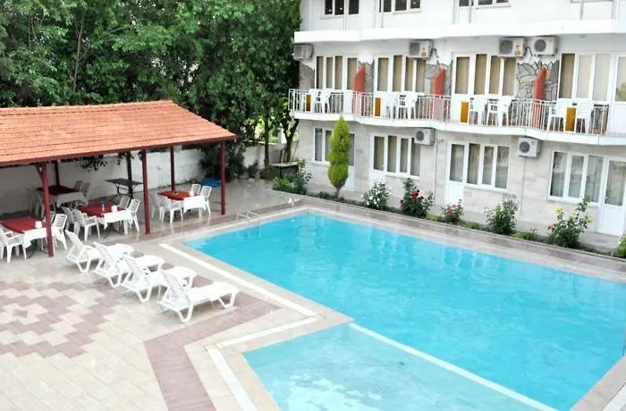 מלון Dolphin Yunus